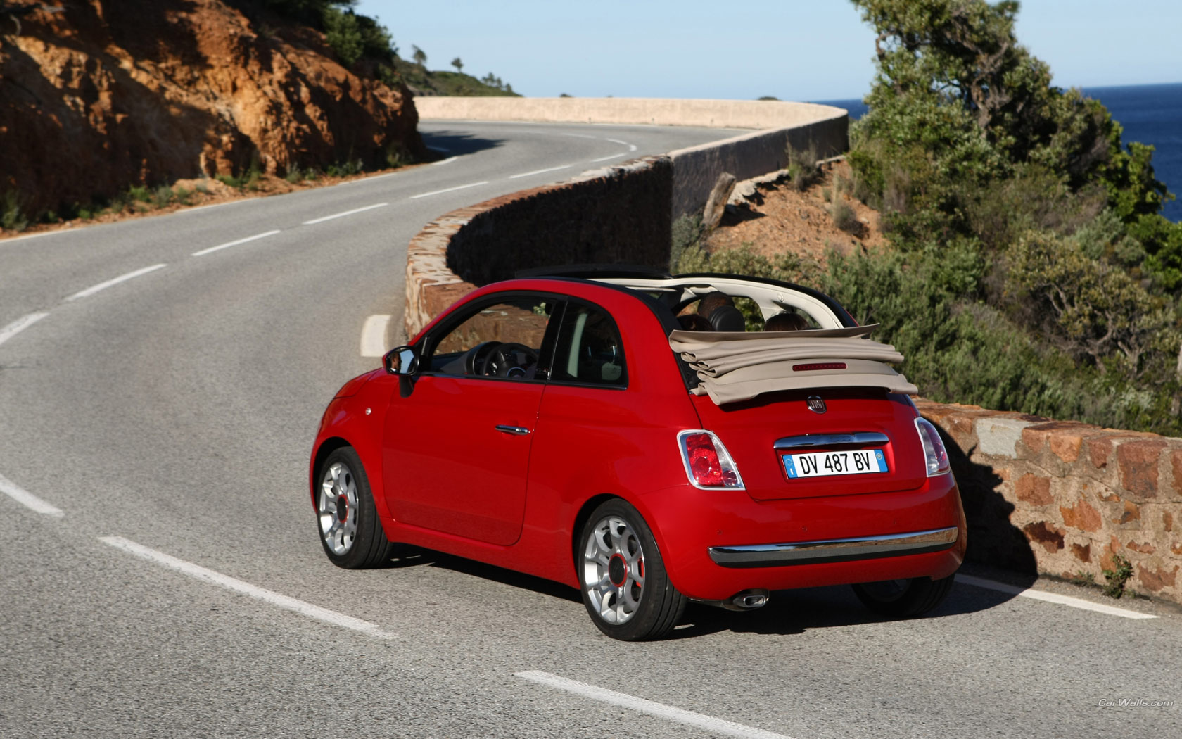 Fiat 500C 1680x1050 b30 Tapety na pulpit samochody